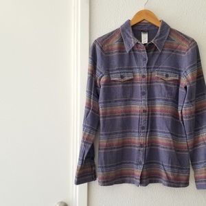 patagonia • long sleeved fjord flannel shirt